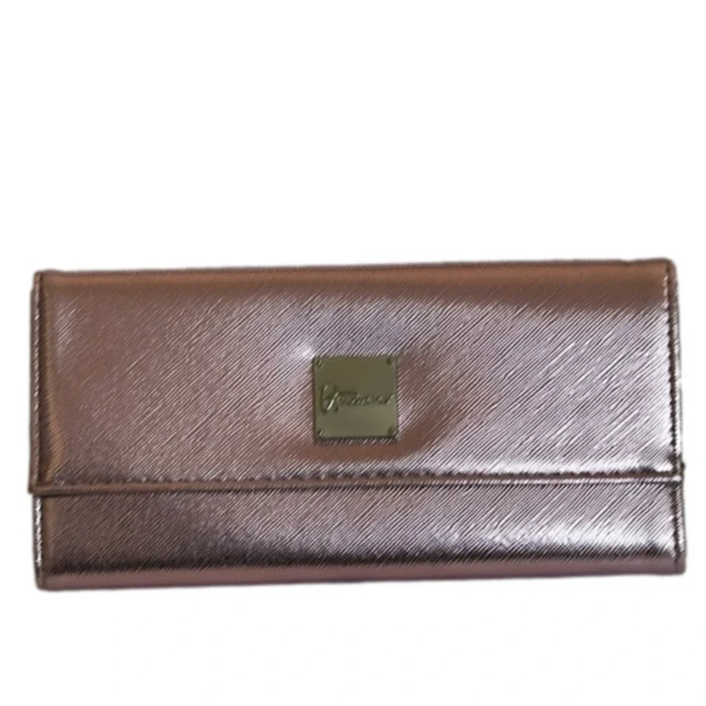 IT COSMETICS Heavenly Luxe Beautiful Basics Brush case, Created For Macy's
